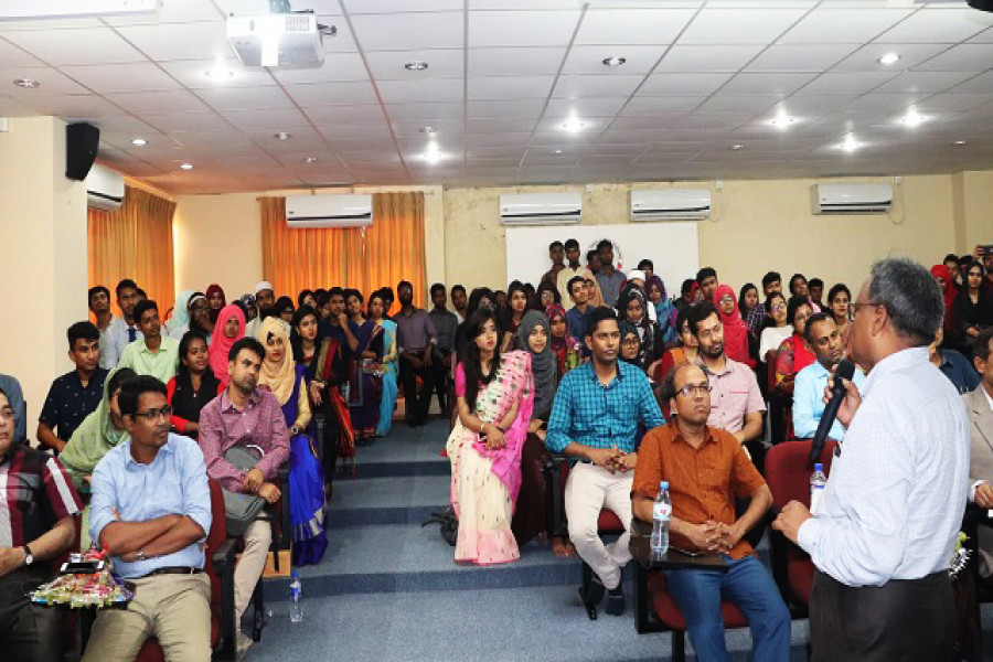 হাসপাতাল ও ক্লিনিকে ফার্মাসিস্টদের ভূমিকা বিষয়ক সেমিনার