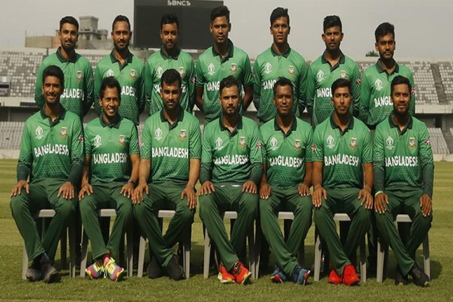 সমালোচনার মুখে পরিবর্তন হচ্ছে মাশরাফিদের জার্সি