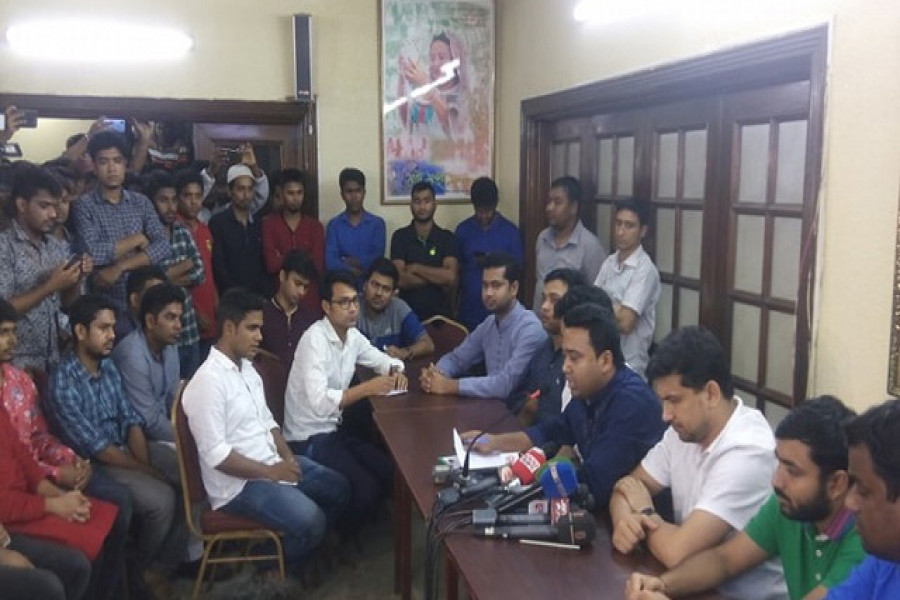 জরুরি সংবাদ স‌ম্মেল‌নে গোলাম রাব্বানী বক্তব্য রাখছেন
