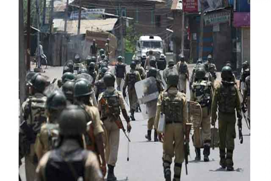 কাশ্মীরে আধিপত্য বিস্তারে নানা কৌশলে নির্যাতন করছে ভারত