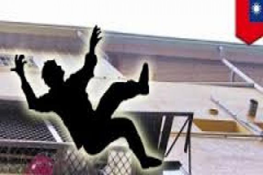 দুষ্টমীর ছলে এক ছাদ থেকে অন্য ছাদে লাফ, পড়ে গিয়ে শিক্ষার্থীর মৃত্যু