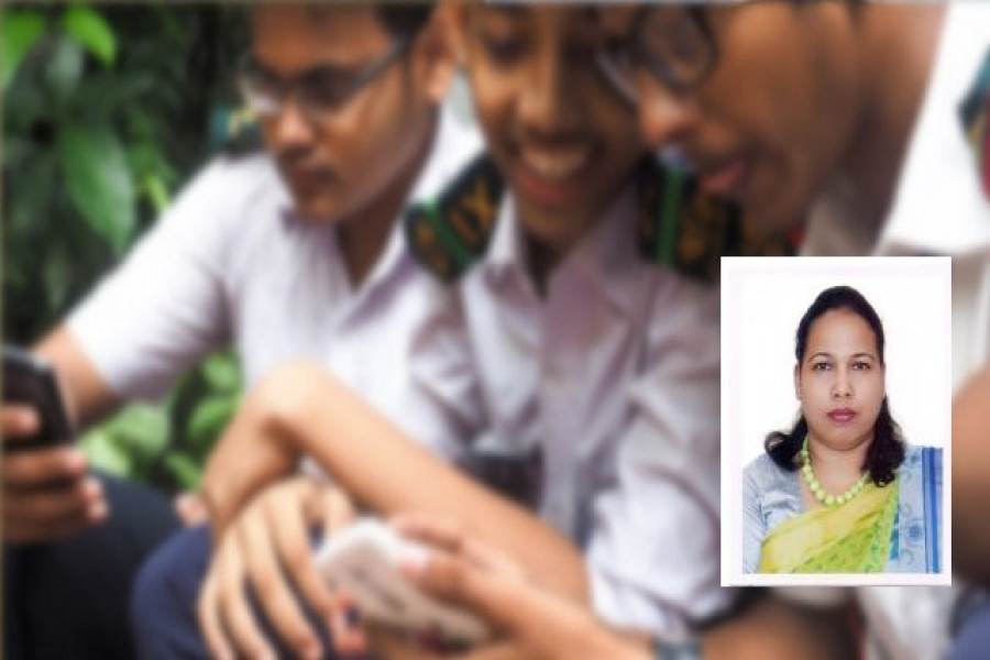 ক্লাসে নয়, স্কুলেই মোবাইল ফোন আনা যাবে না