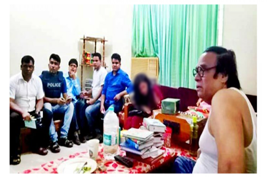 তরুণীর সঙ্গে অসামাজিক কার্যকলাপের সময় কবি রবীন্দ্র গোপ আটক