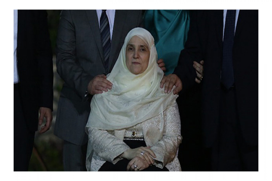 ‘শহীদ’ লিখে টুইট করলেন মুরসির স্ত্রী