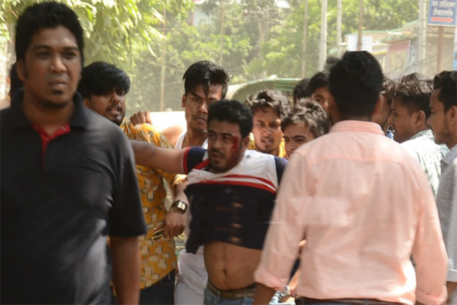 জামায়াত নেতার জানাজায় ছাত্রলীগের ধাওয়া