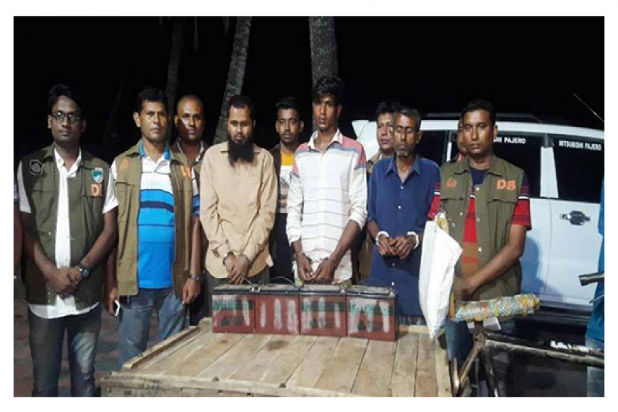 শাহীনের সেই ভ্যান উদ্ধার, প্রধান আসামিসহ তিনজন গ্রেফতার