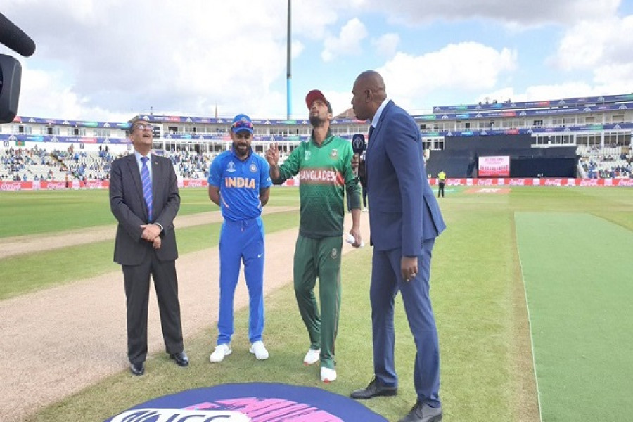 টস হেরে বোলিংয়ে বাংলাদেশ