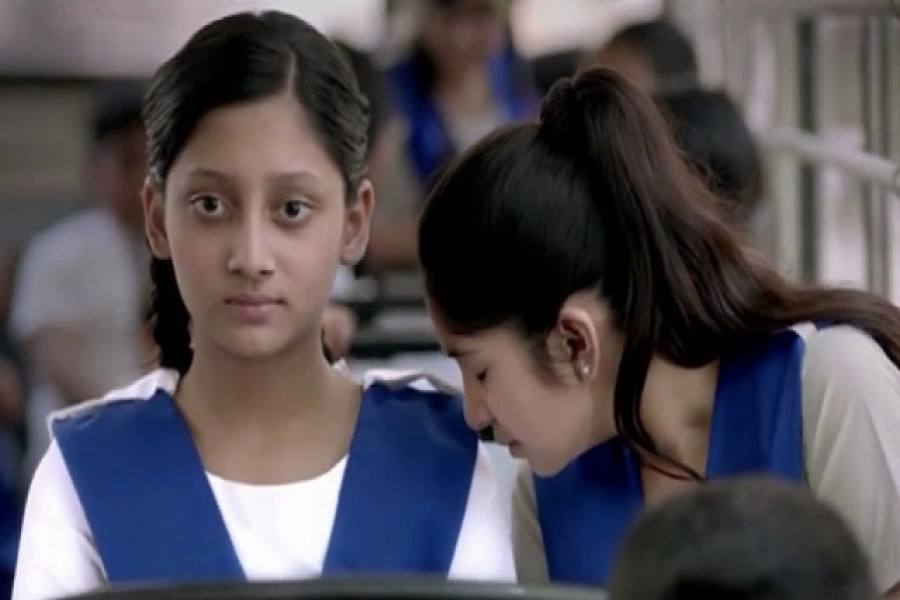 ক্যাম্পাসে সেলফি শিকারীদের কবলে পূজা