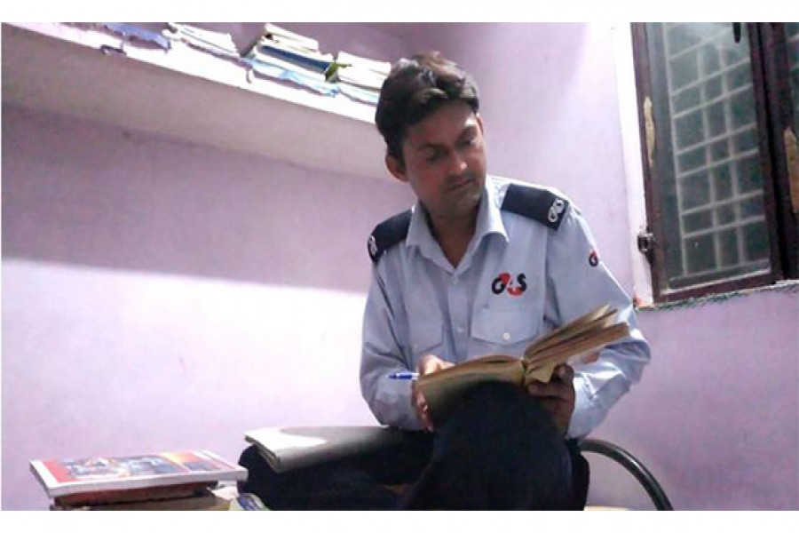 সিকিউরিটি গার্ড থেকে বিশ্ববিদ্যালয়ের ছাত্র