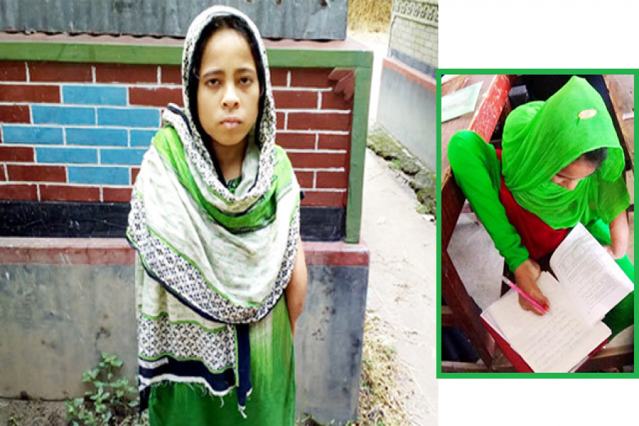 হাতে নয়, পায়ে লিখেই ভালো রেজাল্ট করলেন নিলা