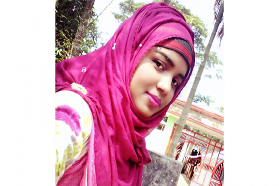 মৃত্যু নিয়ে রহস্য, ১৩দিন পর কবর থেকে তোলা হল স্কুল ছাত্রীর লাশ