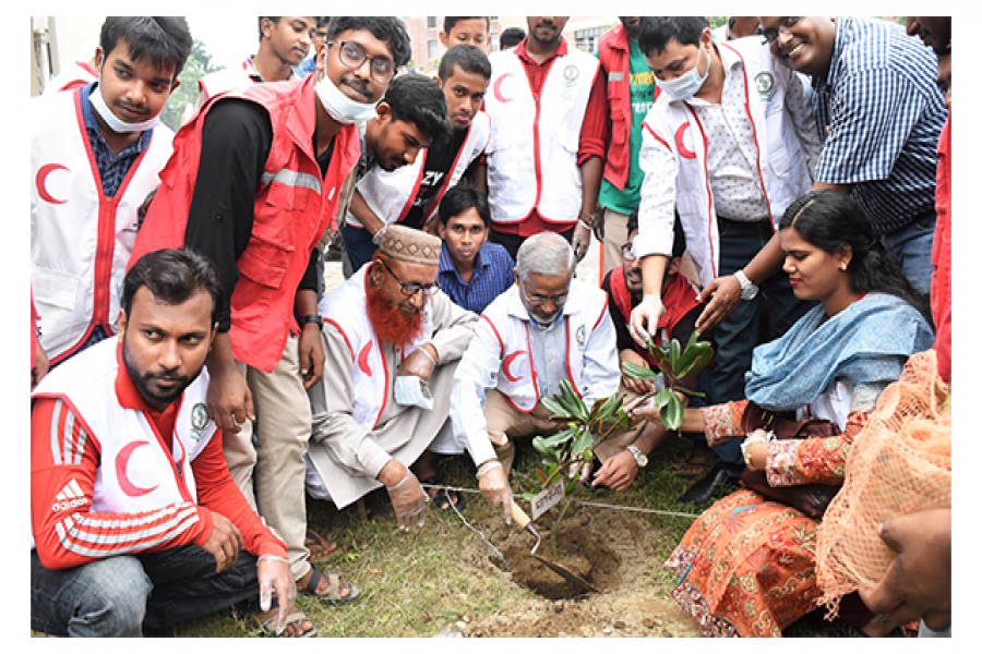 হাবিপ্রবিতে রেড ক্রিসেন্ট সোসাইটির ক্লিন ক্যাম্পাস ও বৃক্ষরোপণ কর্মসূচি