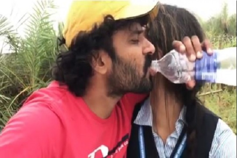 প্রিয়া প্রকাশের নতুন ভিডিও ভাইরাল