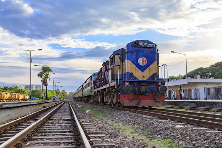 ট্রেনের অগ্রিম টিকিট বিক্রি শুরু, অনলাইনে ভোগান্তি