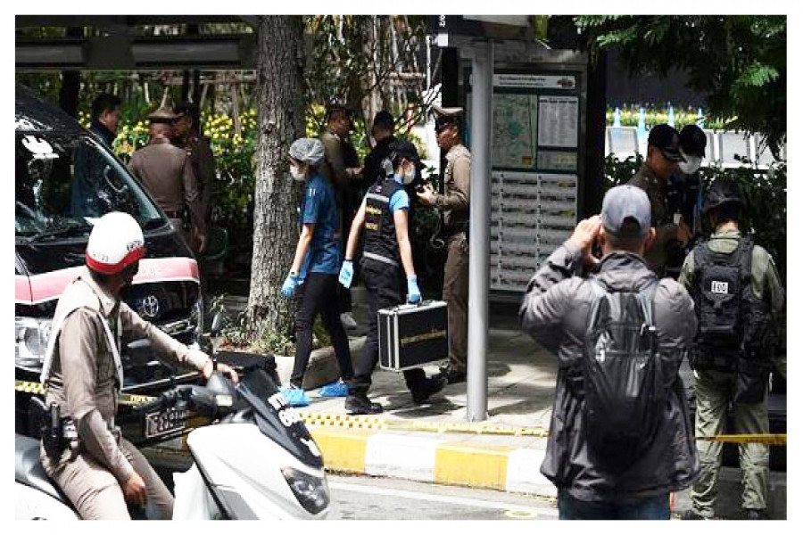 ব্যাংককে একযোগে বোমা বিস্ফোরণ, আহত ৩