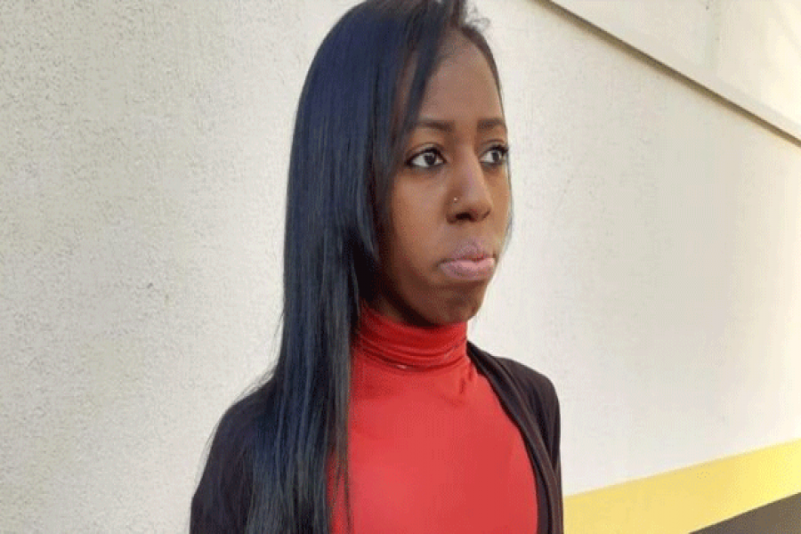 সেলফি যখন এক কিশোরীর জন্য দুঃস্বপ্ন হয়ে ওঠে