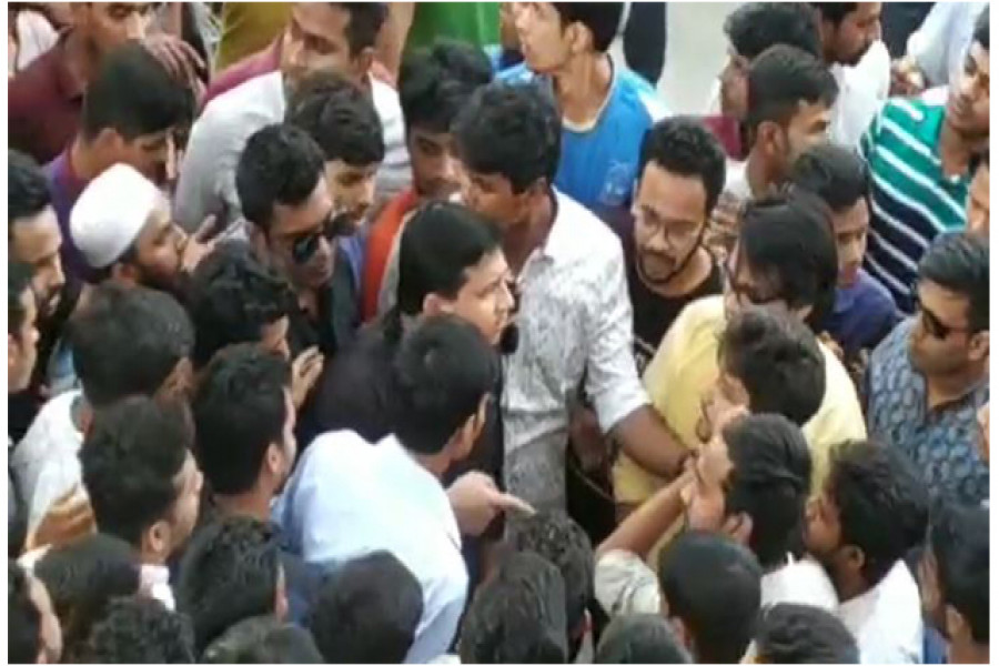 কেন থাপ্পড় মারলেন শোভন?