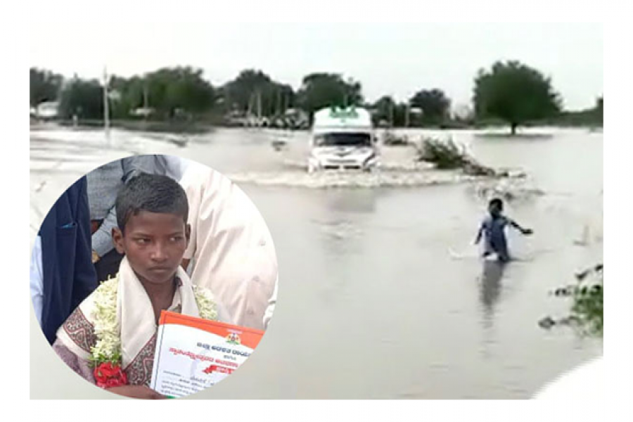 বন্যার মধ্যে অ্যাম্বুলেন্সকে পথ দেখিয়ে হিরো ১২ বছরের শিশু