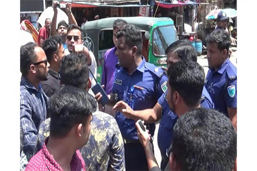 ‘দুর্নীতির বিরুদ্ধে’ মানববন্ধন করতে দিলো না ছাত্রলীগ