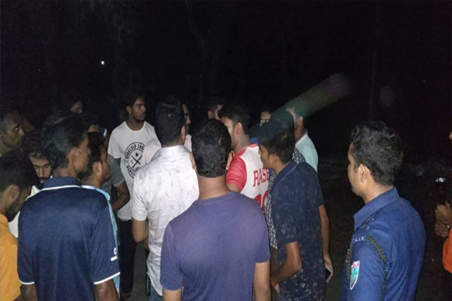 ইবিতে ফের গোলাগুলি, ককটেল বিস্ফোরণ