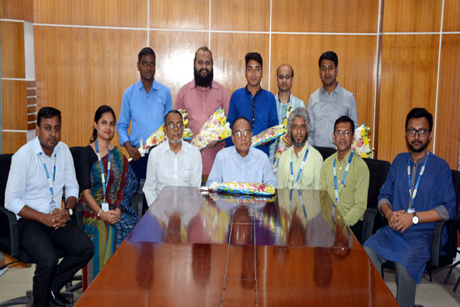 স্কলারশীপ প্রাপ্ত ‍শিক্ষার্থীদের সাথে গ্রিন ইউনিভার্সিটির উপাচার্য