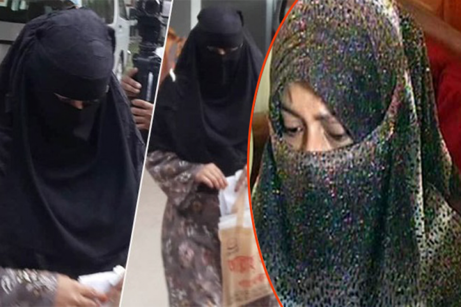 এবার ভিন্ন বেশে ডিসি অফিসে সাধনা!