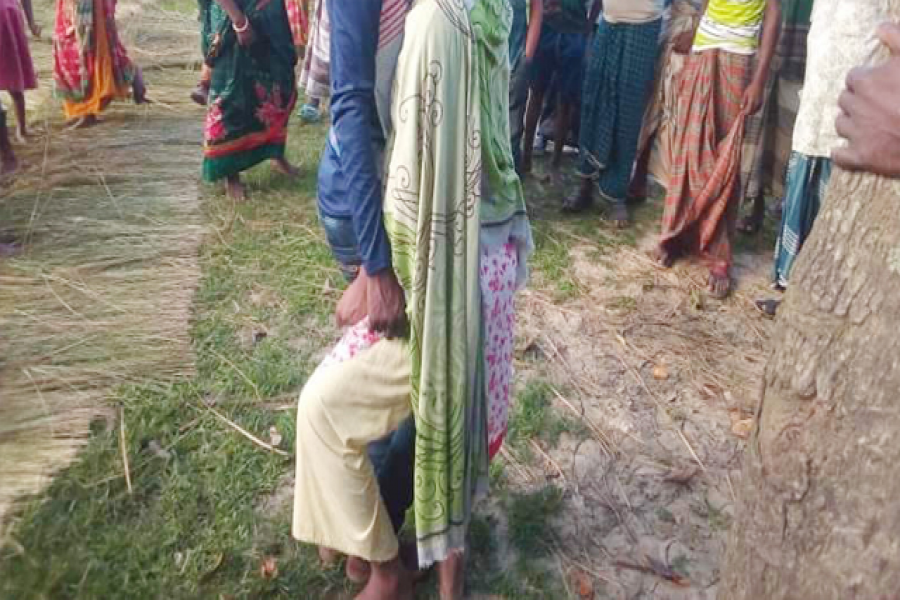 এক রশিতে ঝুলে পড়লো প্রেমিক-প্রেমিকা