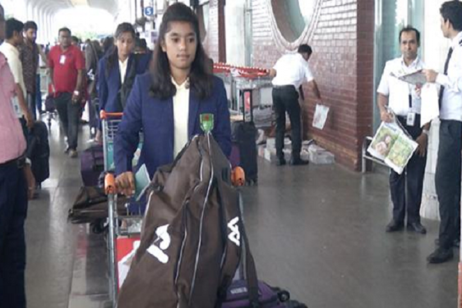 মেয়েকে দেখতে ঠাকুরগাঁও থেকে ঢাকায় ছুটে এলেন বাবা