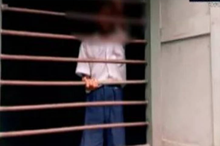 ছাত্রকে ক্লাসে রেখে তালা দিয়ে বাড়ি গেলেন শিক্ষক