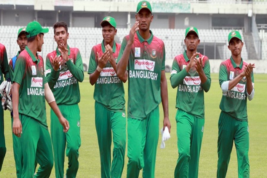 শিরোপা জিততে ফিল্ডিংয়ে যুবারা