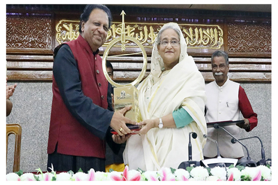 এ পি জে আ. কালাম স্মৃতি পুরস্কার পেয়েছেন শেখ হাসিনা