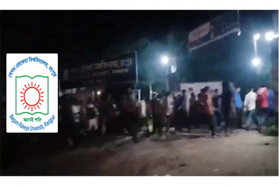 অস্ত্র নিয়ে মুখোমুখি অবস্থানে ছাত্রলীগ, চলছে মহড়া (ভিডিও)