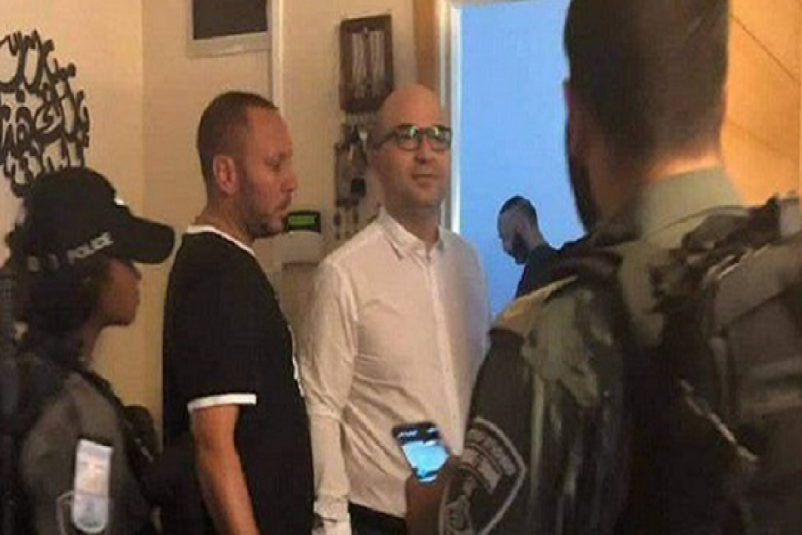 ফিলিস্তিনী মন্ত্রীকে গ্রেফতার করে নিয়ে গেল ইসরায়েল