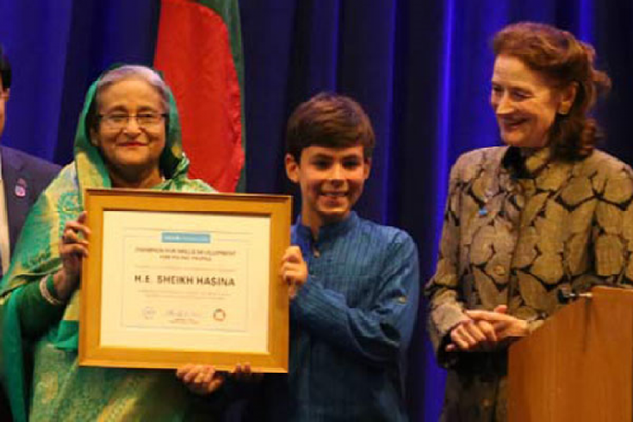 চ্যাম্পিয়ন অব স্কিল পুরস্কার পেলেন প্রধানমন্ত্রী