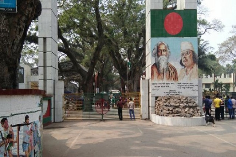 বেনাপোলে টার্মিনাল চার্জ ‍দিয়েও সুবিধা পাচ্ছে না যাত্রীরা 