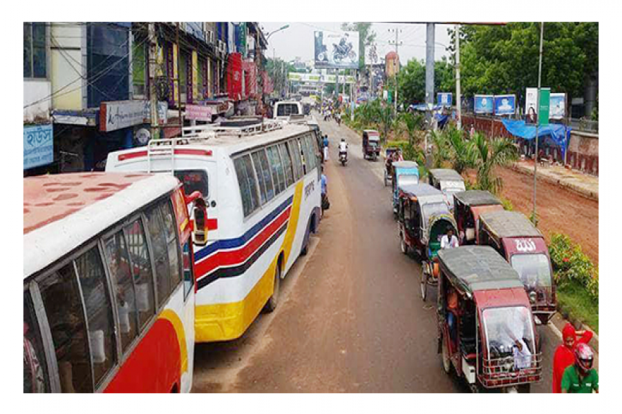 বৃষ্টি হচ্ছে তাই রাজশাহীতে বাস বন্ধ!