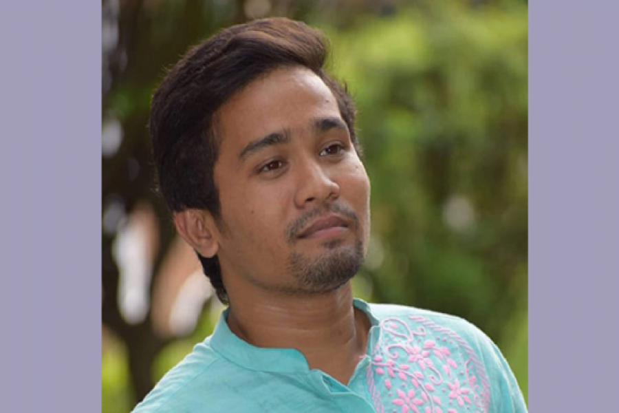 দর্শনার্থীর ফোন ছিনতাই করলো ছাত্রলীগ কর্মী নাহিদ