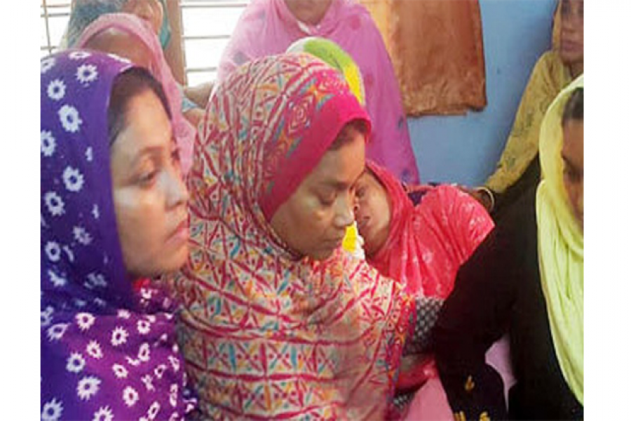 ফাহাদ শিবির করতো না, আমরা আওয়ামী লীগের সমর্থক: মা