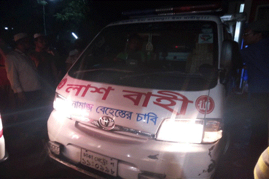 বুয়েটে আবরারের লাশবাহী গাড়ি