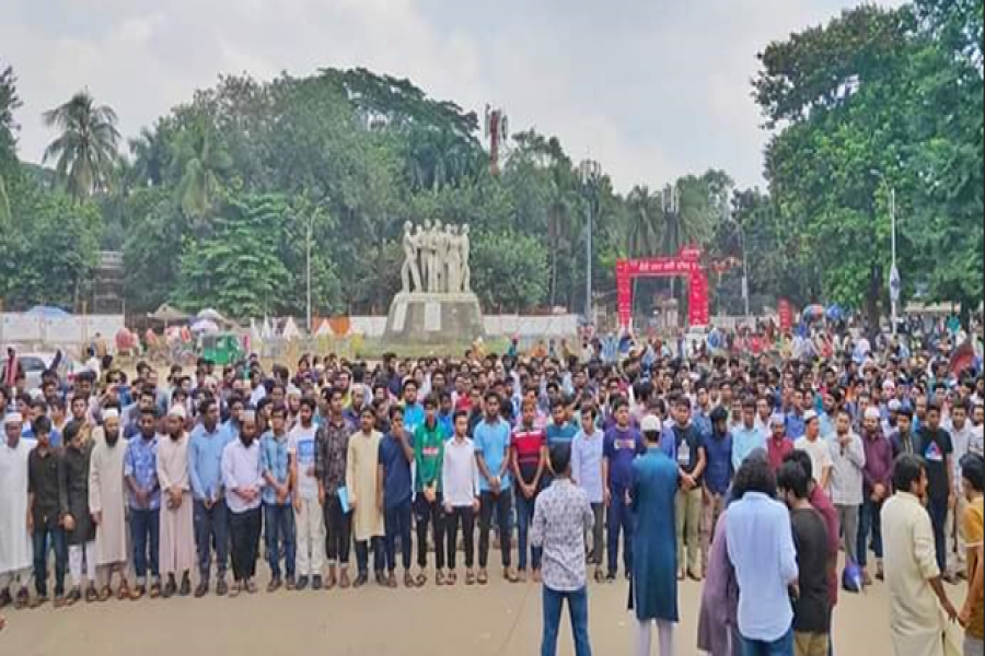 ঢাকা বিশ্ববিদ্যালয়ে আবরারের গায়েবানা জানাজা অনুষ্ঠিত