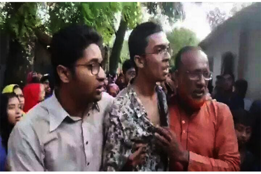 আবরারের ছোট ভাইকে পুলিশের মারধর