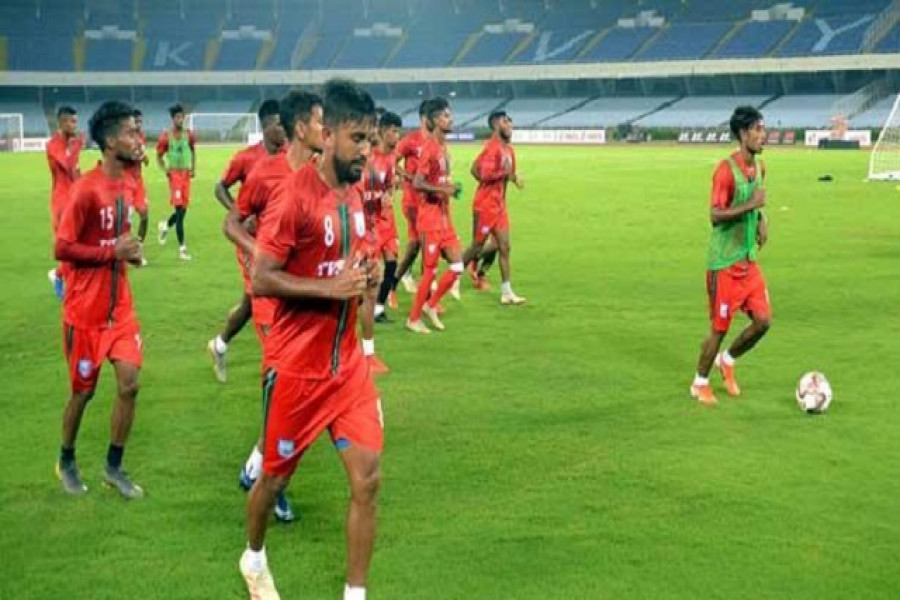 ভারতের জালে গোল, এগিয়ে বাংলাদেশ