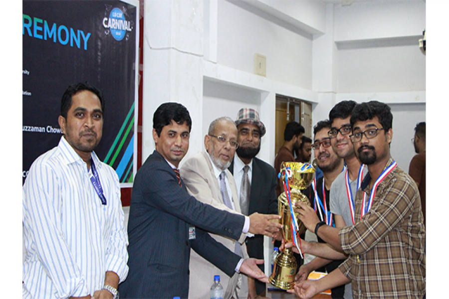 ‘পড়াশোনার পাশাপাশি শিক্ষার্থীদের প্রতিযোগিতায় অংশগ্রহণ করতে হব’