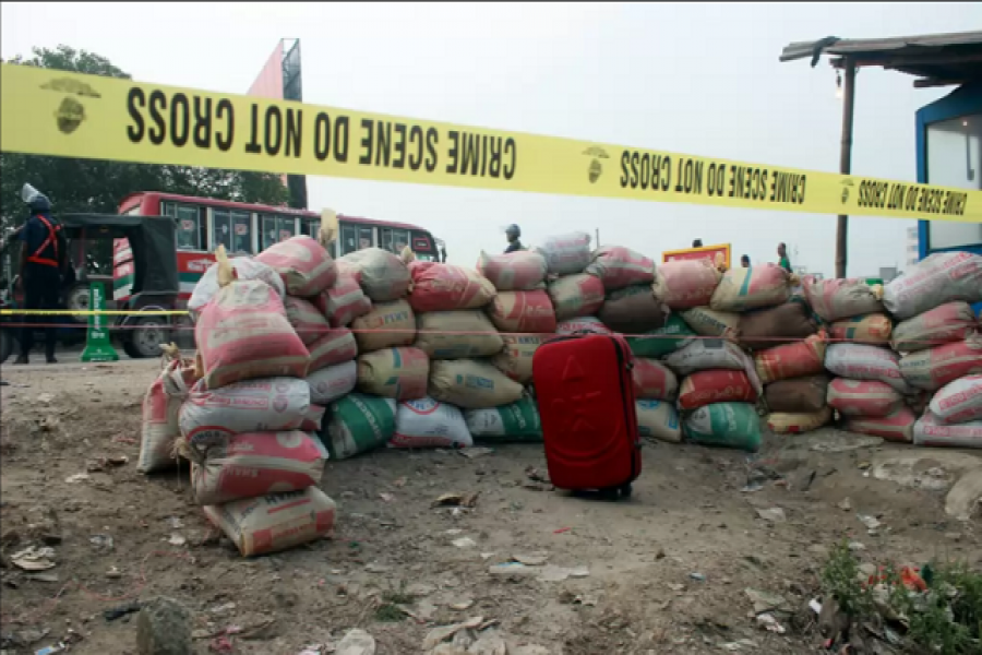 পুলিশের ঘিরে রাখা সেই ব্যাগে মিলল লাশ