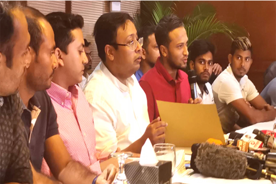 বিসিবি কর্মকর্তাদের সাথে আলোচনায় বসতে মিরপুরের পথে ক্রিকেটাররা 