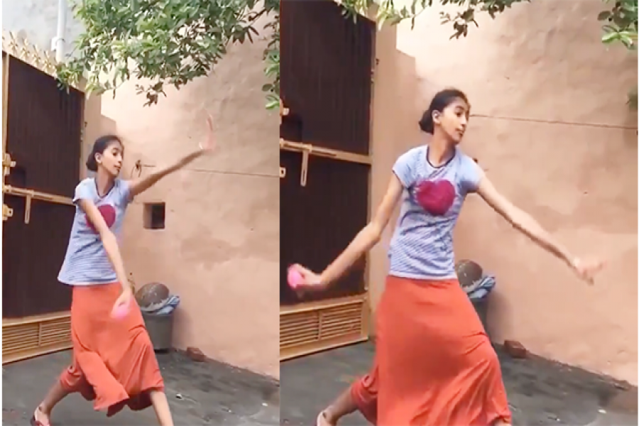 হরভজন-বুমরার স্টাইলে বালিকার বোলিংয়ে তোলপাড় (ভিডিও)