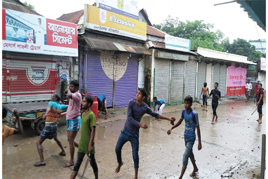 বিএনপির অস্ত্রধারী দুই গ্রুপের মুখোমুখি সংঘর্ষ