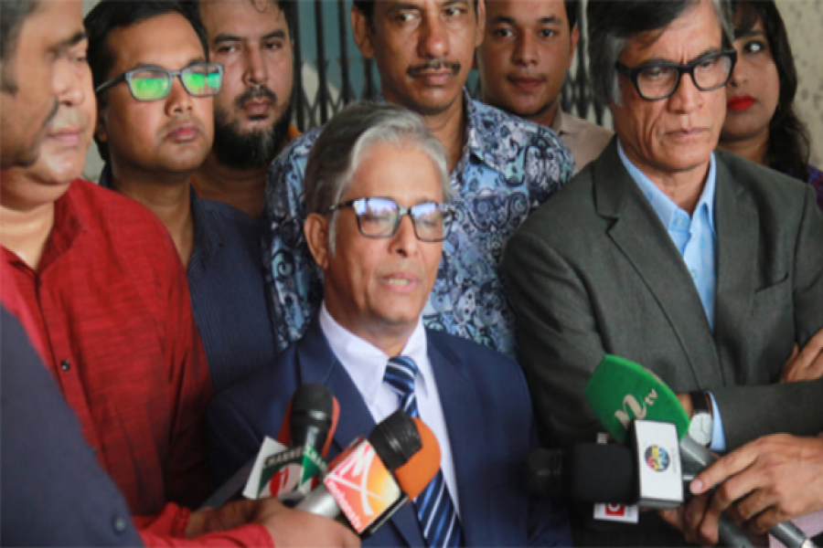 দিনক্ষণ বেঁধে গণরুম সমস্যার সমাধান সম্ভব নয়: ঢাবি উপাচার্য