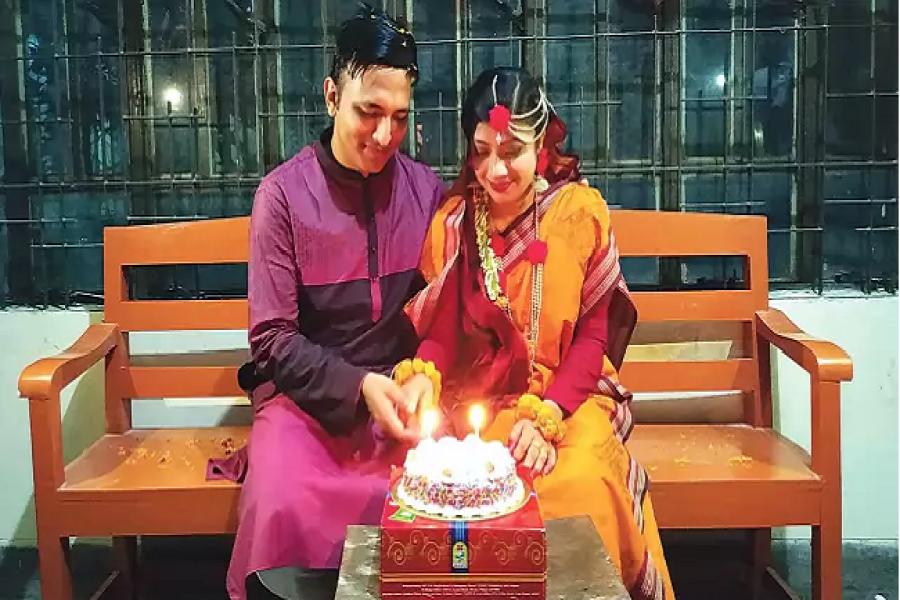  বিশ্ববিদ্যালয়ের হলে গায়েহলুদ