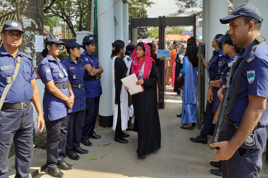 কড়া নিরাপত্তার মধ্যে ইবির ভর্তি পরীক্ষা শুরু